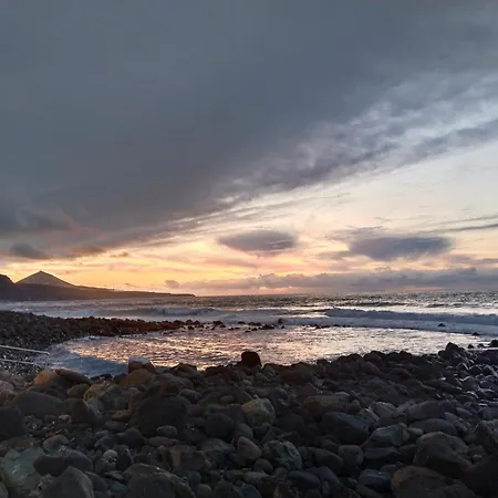 Stone And Sea شقة